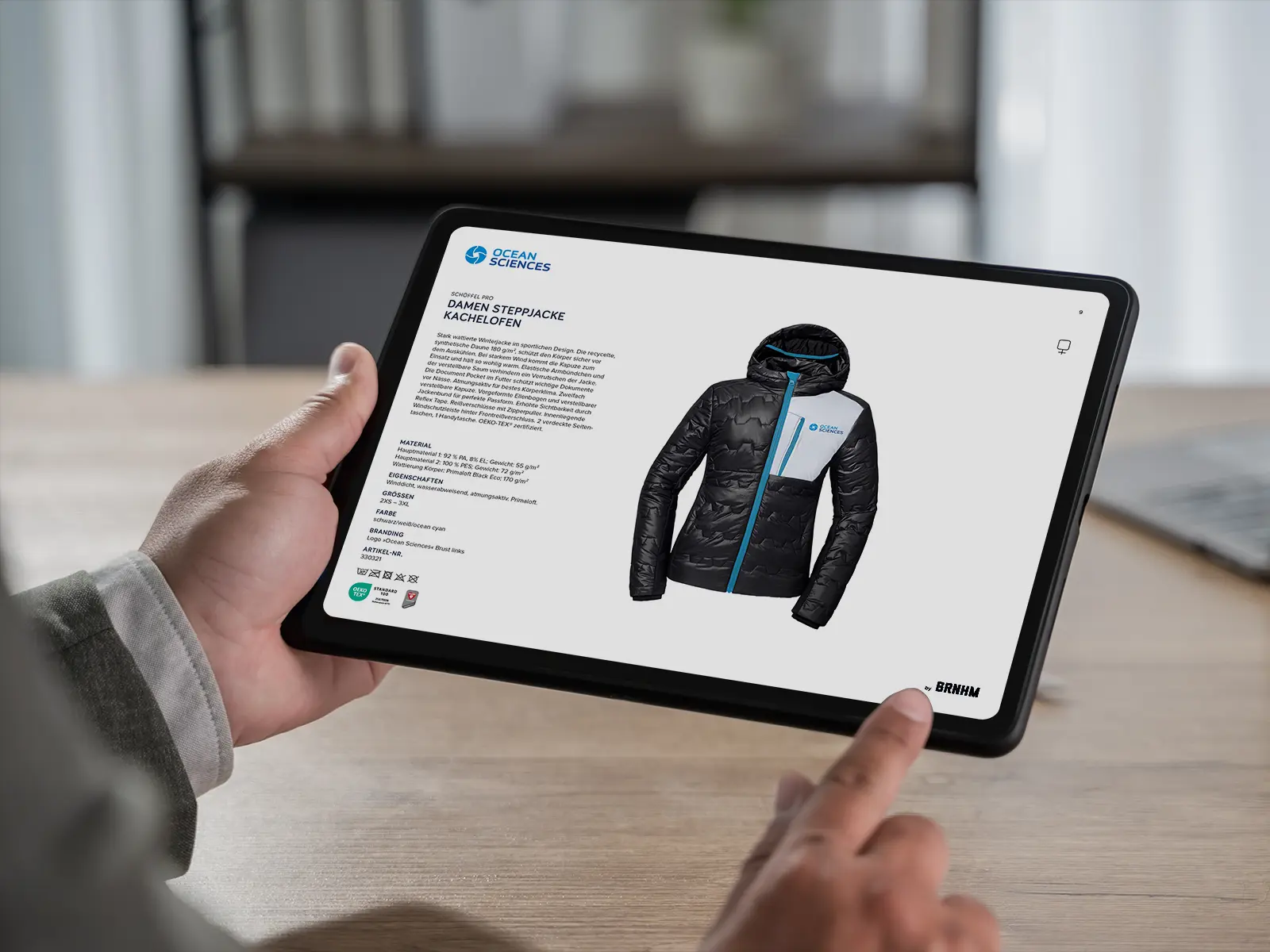 BRNHM Sortiment-Katalog auf Tablet präsentiert